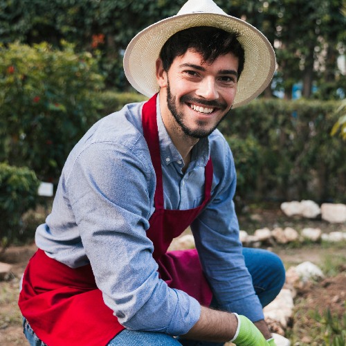 professional-gardener-1